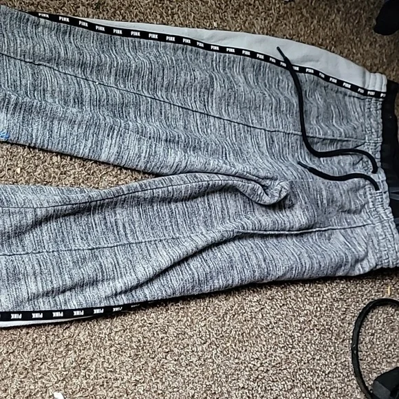 Victoria secrets sweatpants - Picture 3 of 4